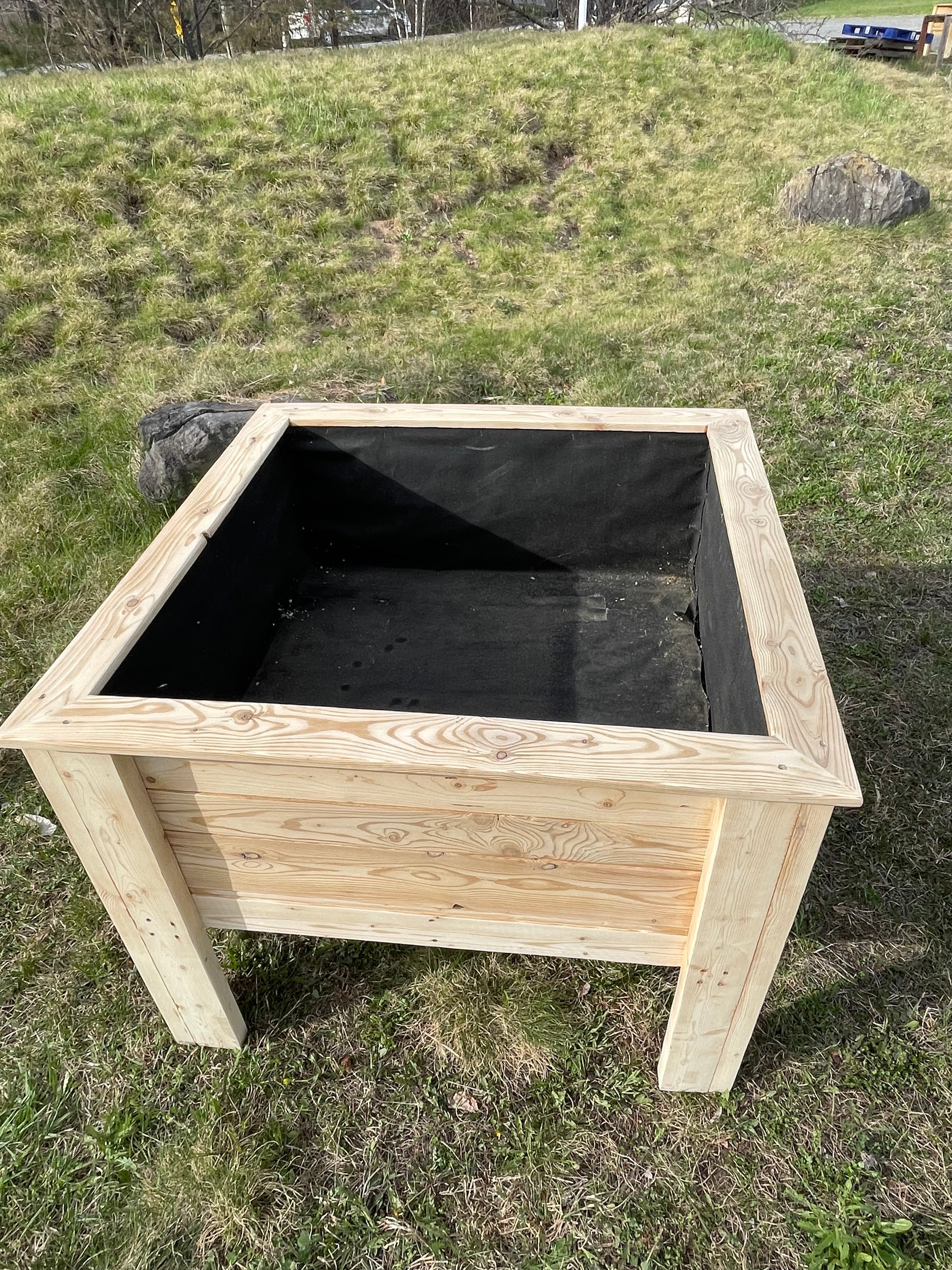 Bac à jardin collection rustique (moyen carré)