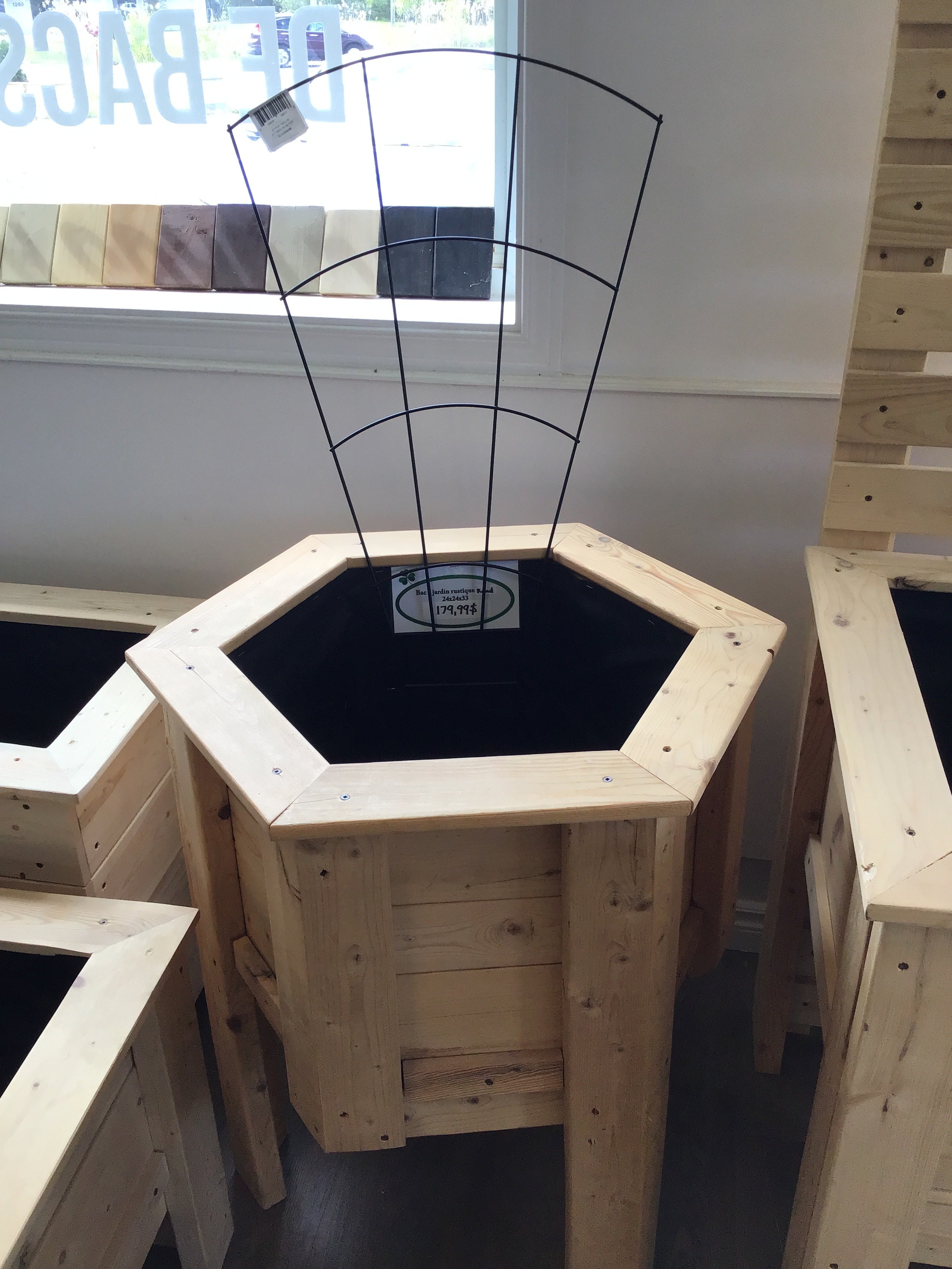 Treilli 37'' noire de pot