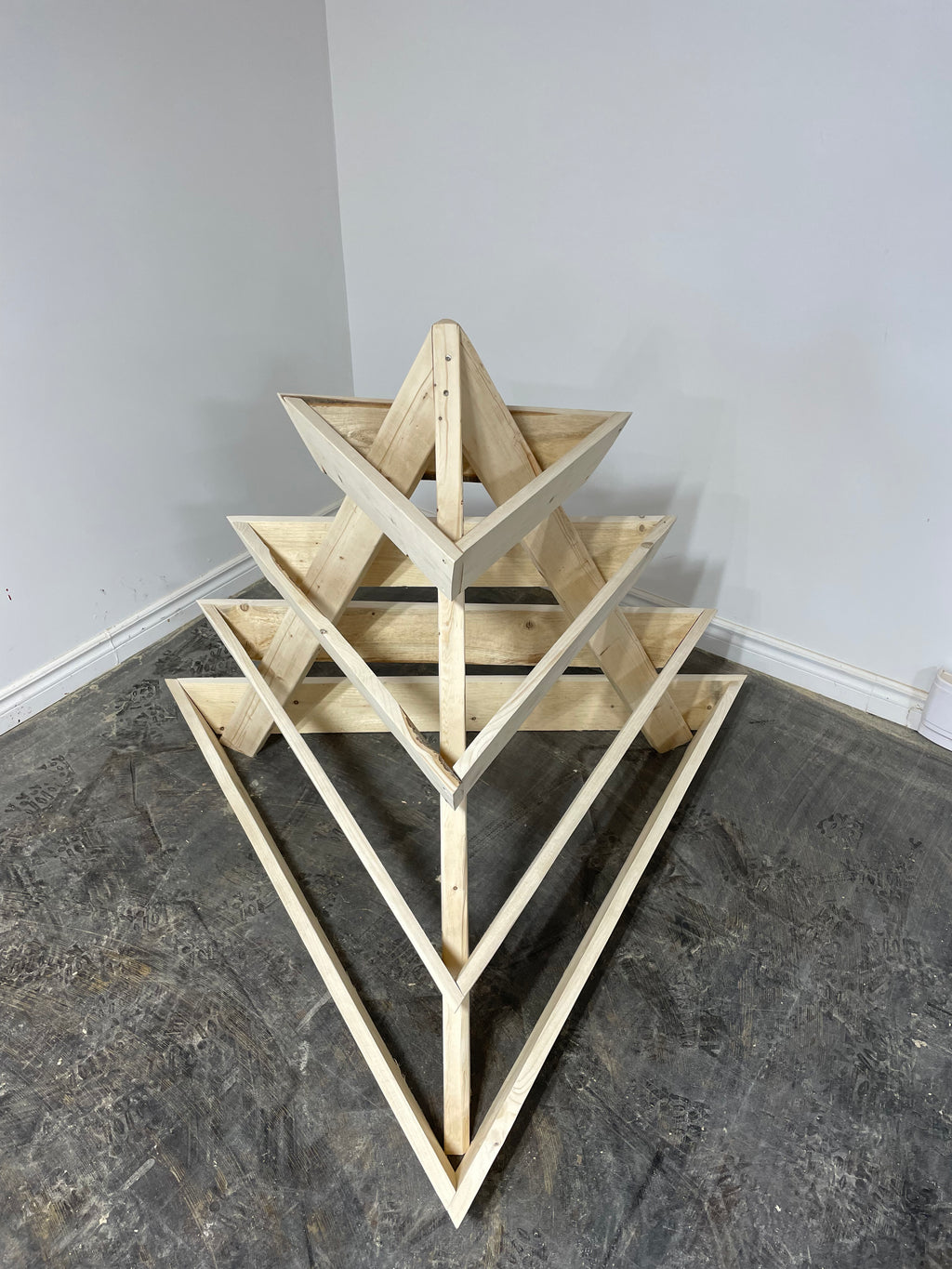 Bac à étage triangle