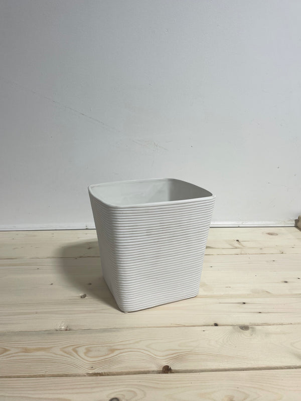 Pot en céramique blanche 7,5p x 8p