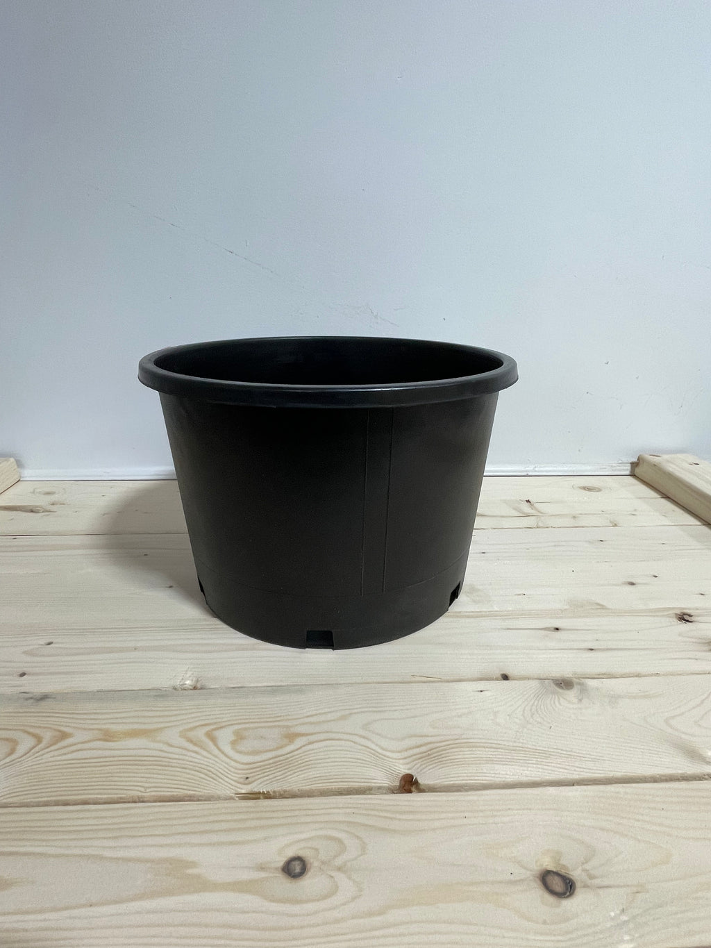 Pot en plastique noir 13’’/5 galons