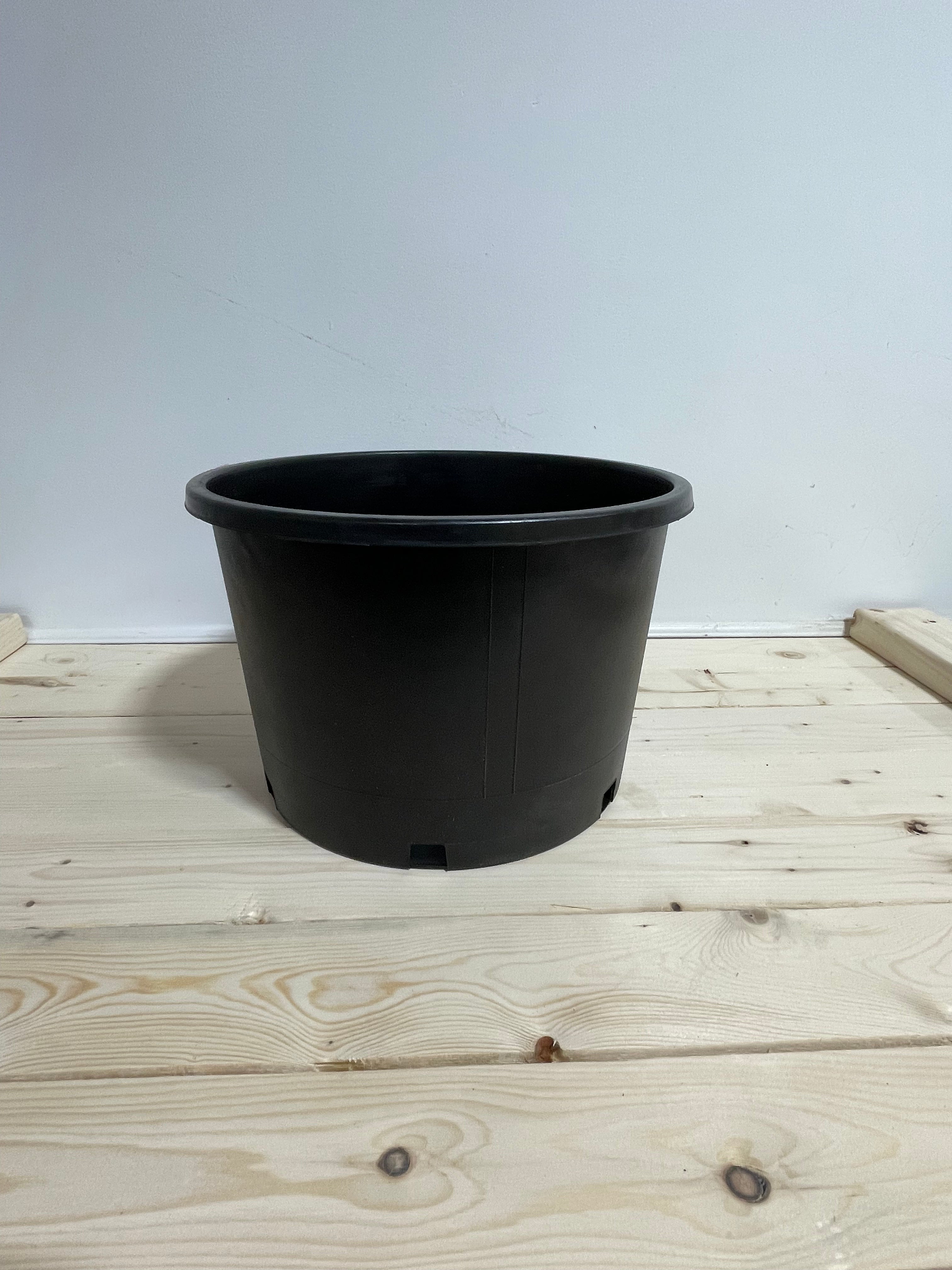 Pot en plastique noir 13’’/5 galons