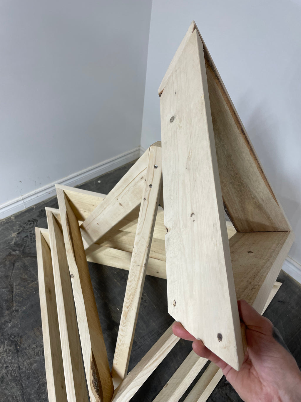 Bac à étage triangle