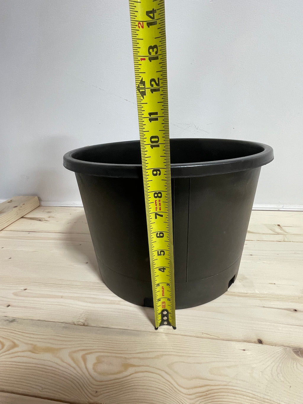 Pot en plastique noir 13’’/5 galons